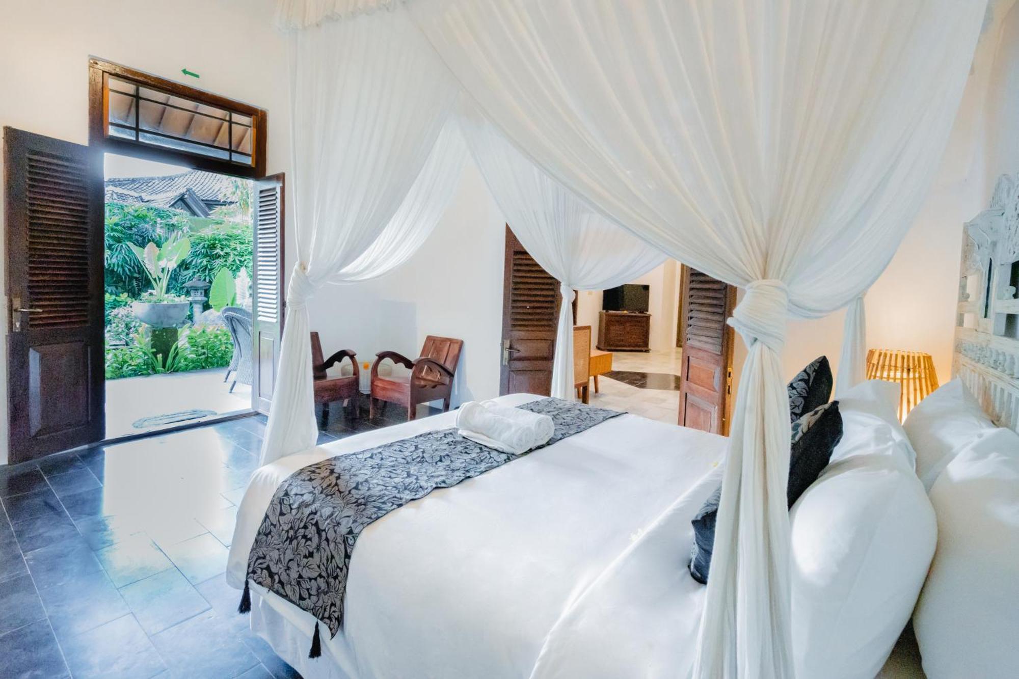 Villa Etnik Seminyak Exterior photo