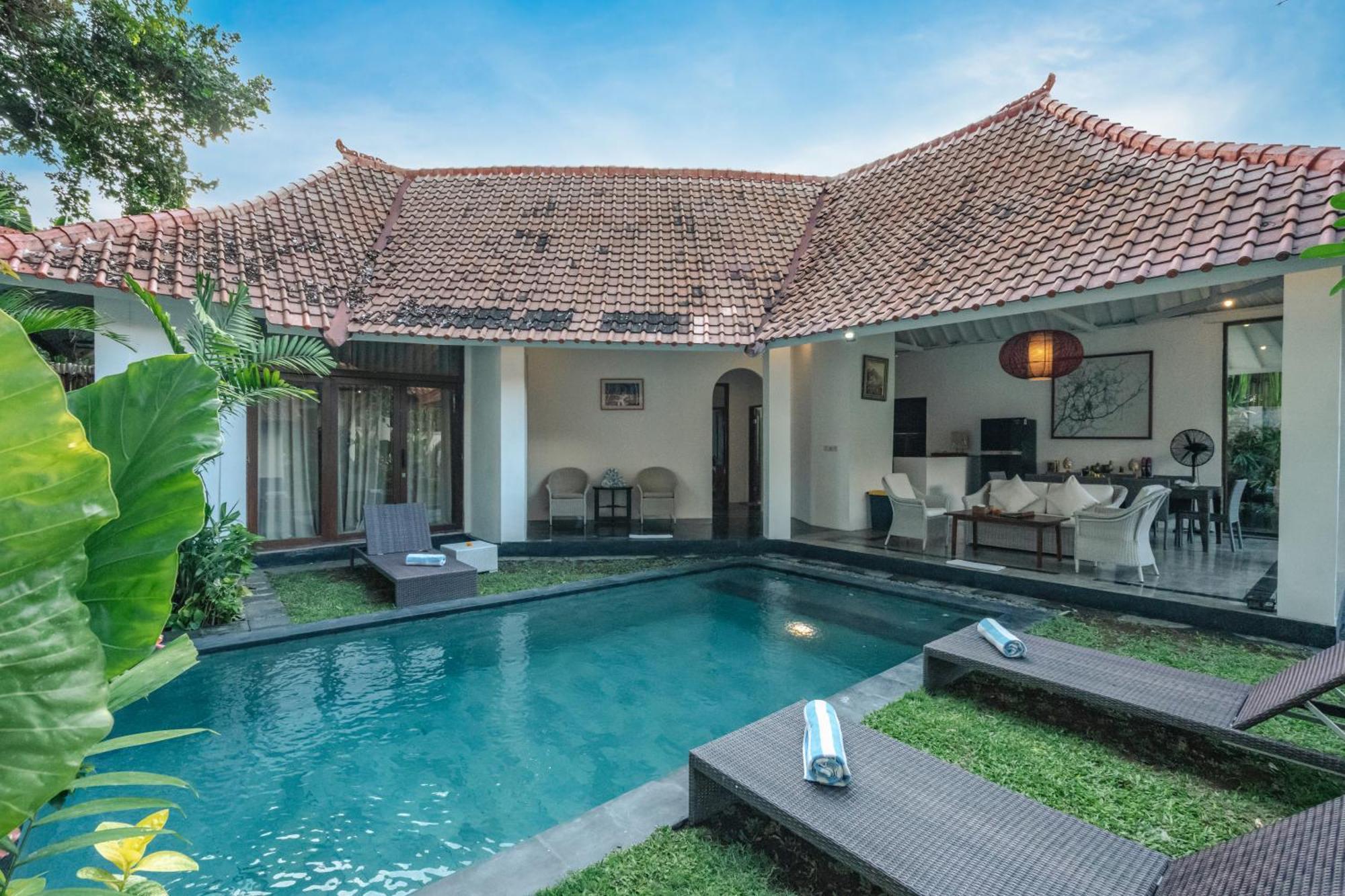 Villa Etnik Seminyak Exterior photo